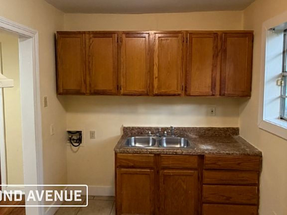 5th image of 2372 Twain Ave