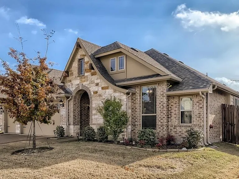 3216 Creekhaven Dr — Photo 2