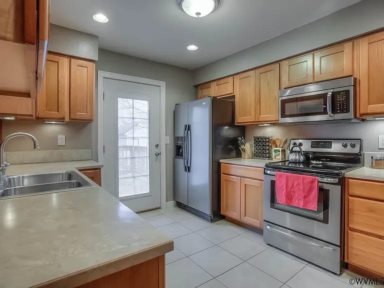 480 20th St NE — Photo 5