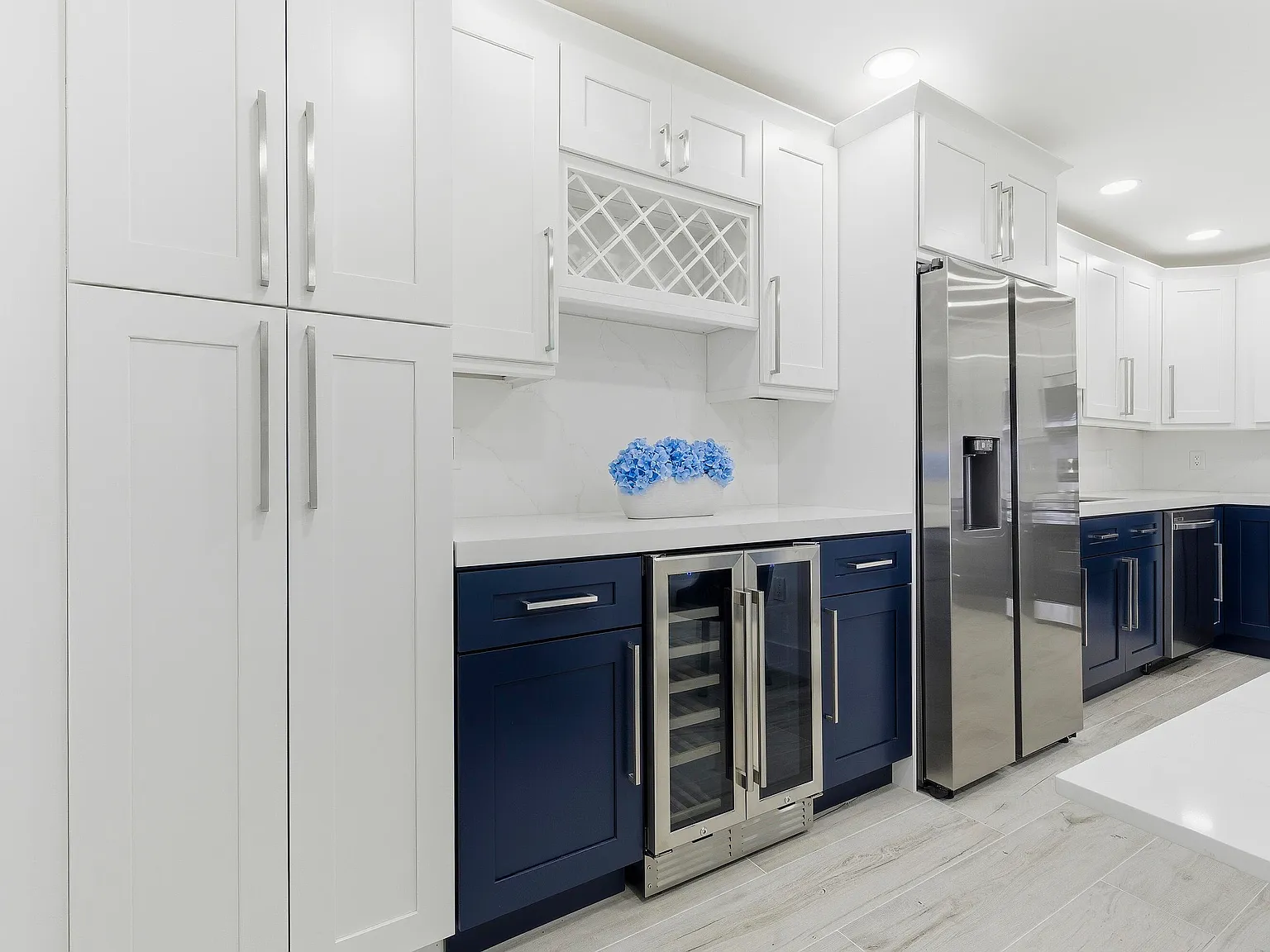 2 bed, 2.0 bath, 1176 sqft, $5,700 — Photo 4
