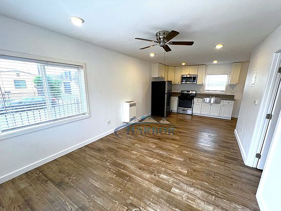 3rd image of 1115 E 75th St #1115
