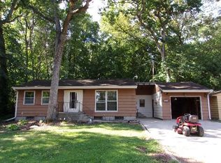 1106 White Rock Dr, Dixon, IL 61021