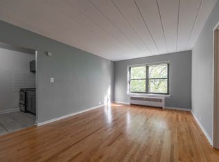 1352 W Touhy Ave #5, Chicago, IL 60626