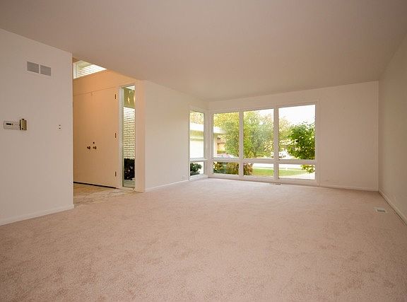 3rd image of 9110 Tripp Ave