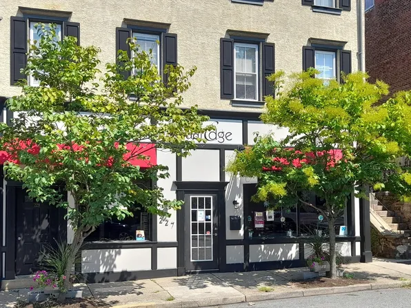 229 Church St APT 3, Phoenixville, PA 19460