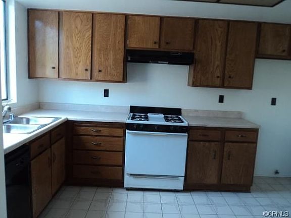5th image of 1818 Seattle St