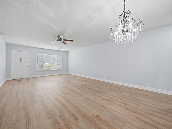5th image of 2401 Ecuadorian Way APT 19