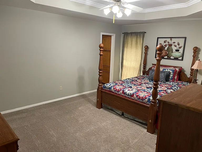 5604 Kenilworth Cir — Photo 12