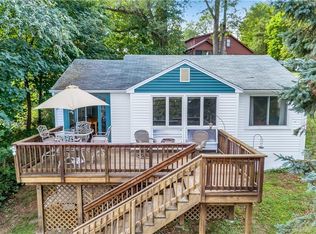 9 Ridgewood Rd, Moodus, CT 06423