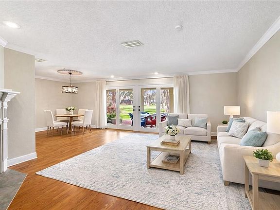 3rd image of 19 Michael Dr