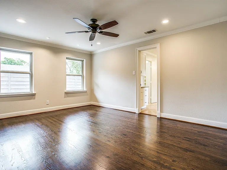 6908 Lavendale Ave — Photo 17