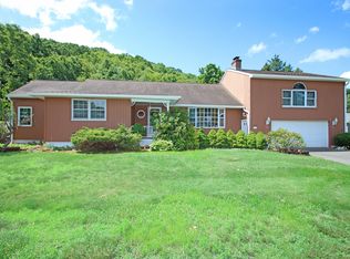 43 Valley Dr, Naugatuck, CT 06770