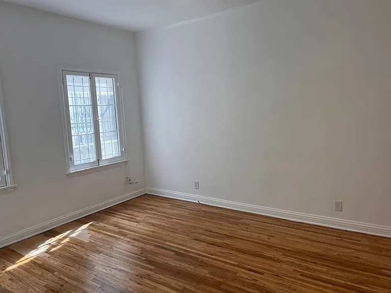 741 S Mansfield Ave — Photo 17