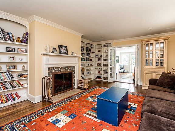 4th image of 206 Ocean Ave