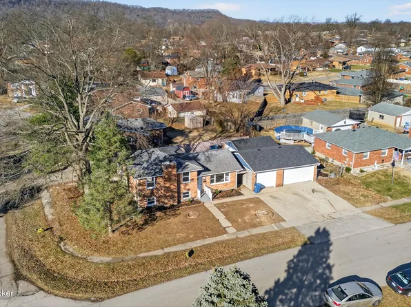 10022 Normie Ln, Louisville, KY 40229