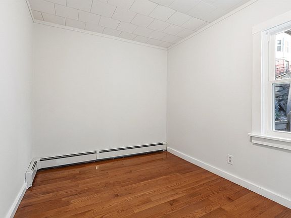 4th image of 5 McFarland Ct
