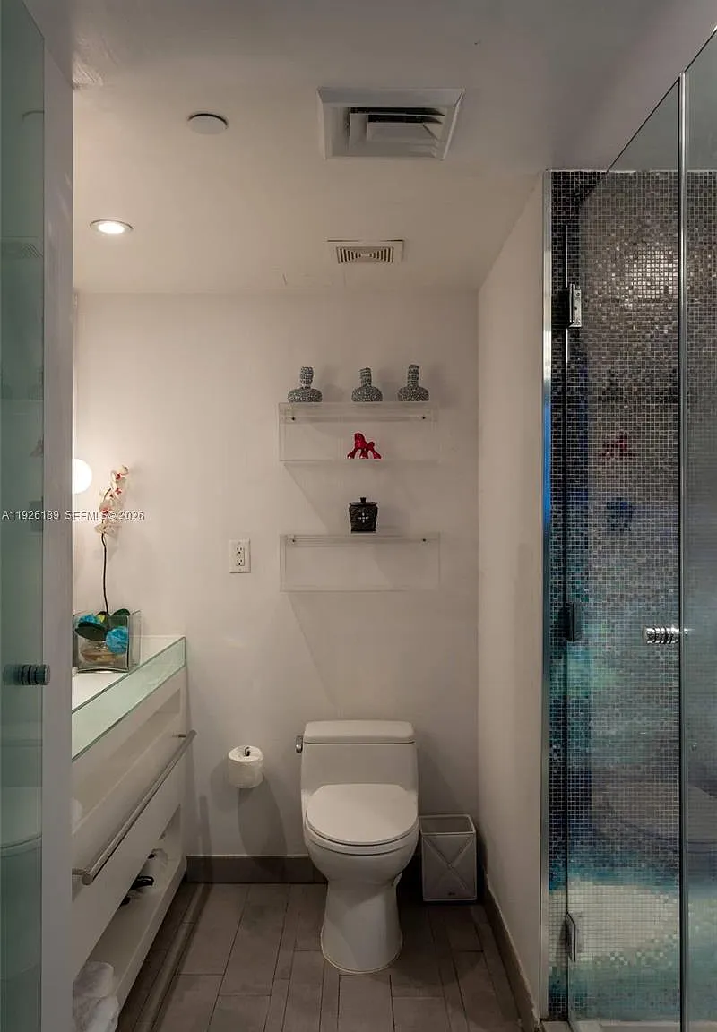 1100 West Condo — Photo 4
