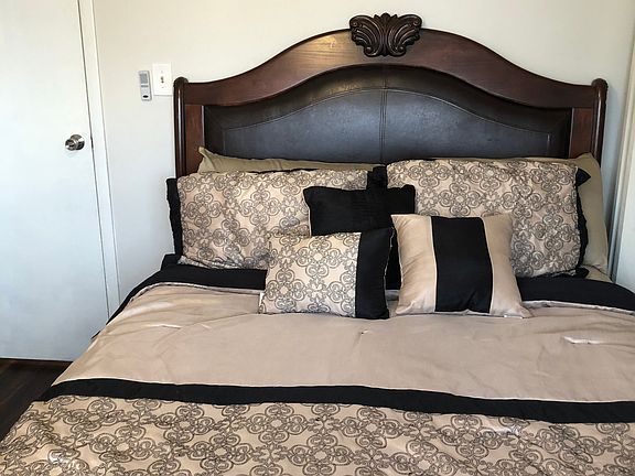 5th image of 5144 Village Cir E