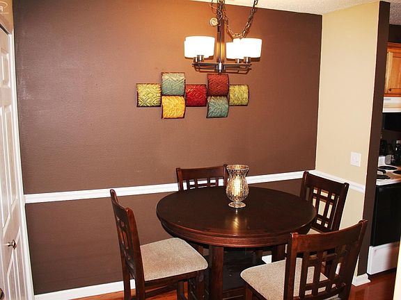 4th image of 11104 Pinehurst Ln