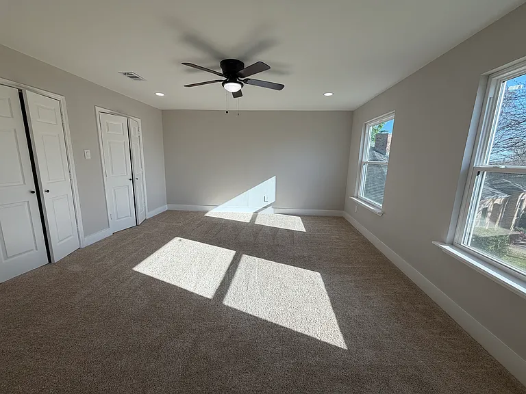 300 Woodhollow Ct — Photo 8