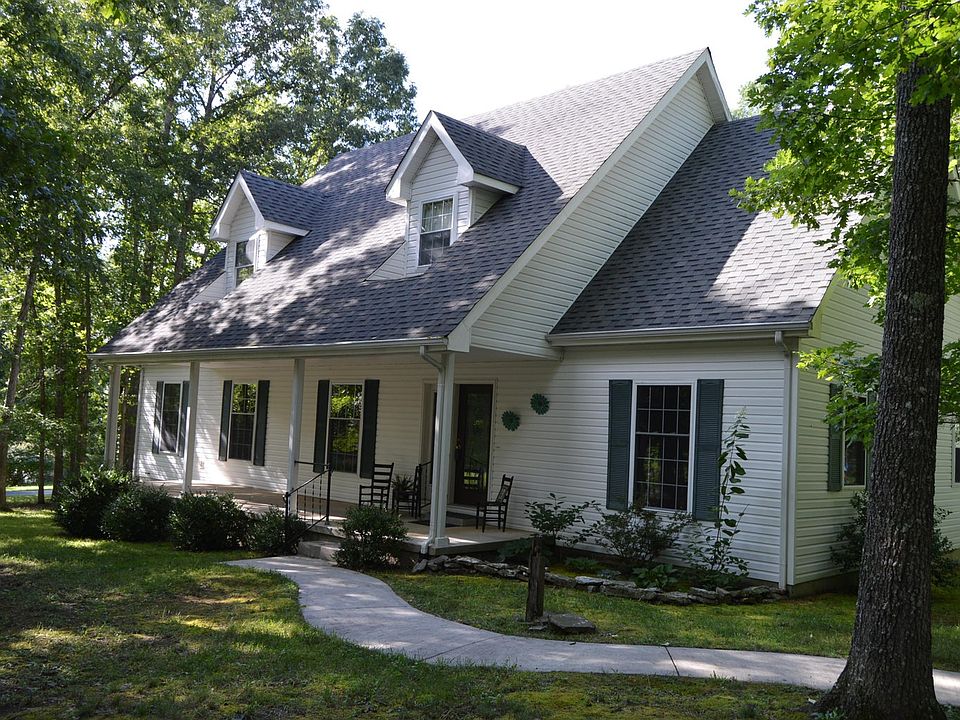 1st image of 270 Laurel Cir