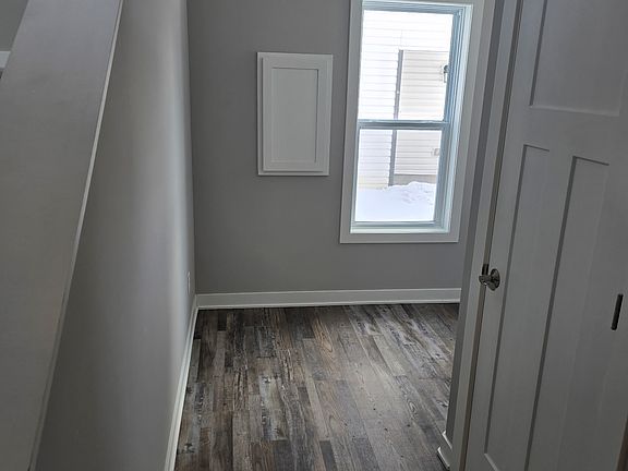5th image of 22857 Dakotah St NW