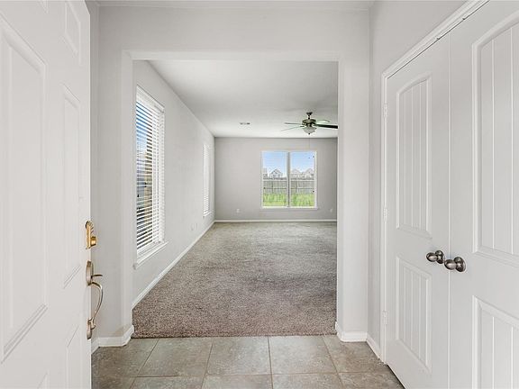 3rd image of 8014 Oxbow Manor Ln