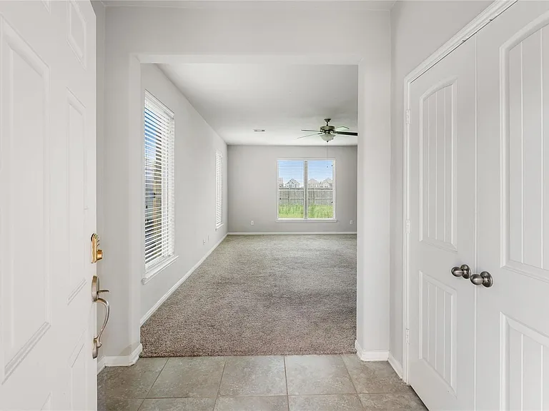 8014 Oxbow Manor Ln — Photo 3