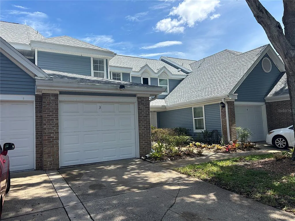 2 bed, 2.5 bath, 1281 sqft, $2,200 — Photo 3