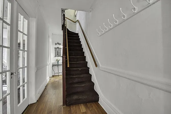 Sold by Compass | media 8