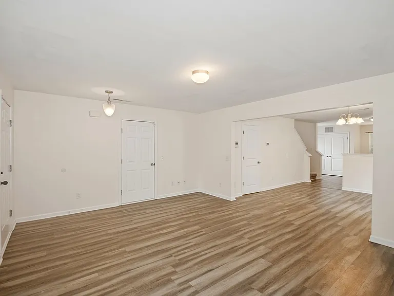 1025 Rook Rd — Photo 6