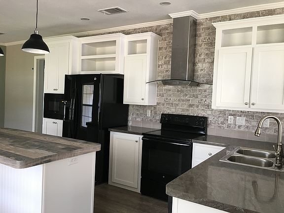3rd image of 119 Forest Dr