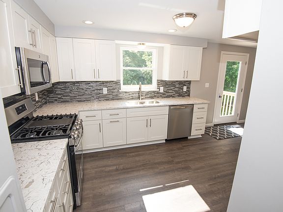 4th image of 154 Lingay Dr