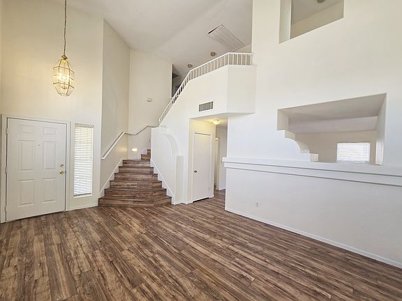 3rd image of 1900 Villa Vista Way