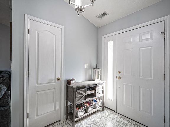 4th image of 608 Clifty Falls Ln