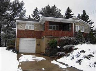5218 Woodland Dr, West Mifflin, PA 15122