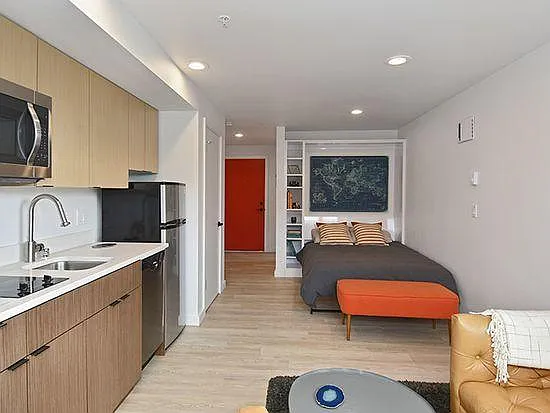 4252 8th Ave NE — Photo 2