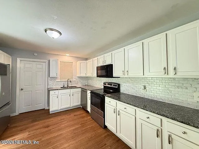 8515 Maple St — Photo 5