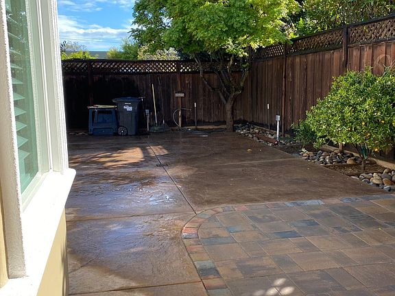 Side patio