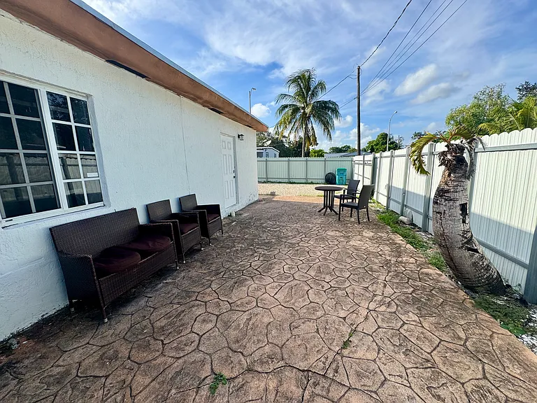 2955 NW 102nd St #B — Photo 21