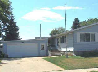 711 6th Ave, Menominee, MI 49858