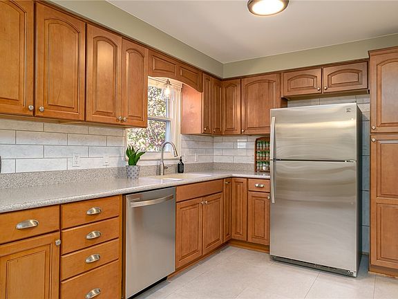4th image of 4562 W 212th St