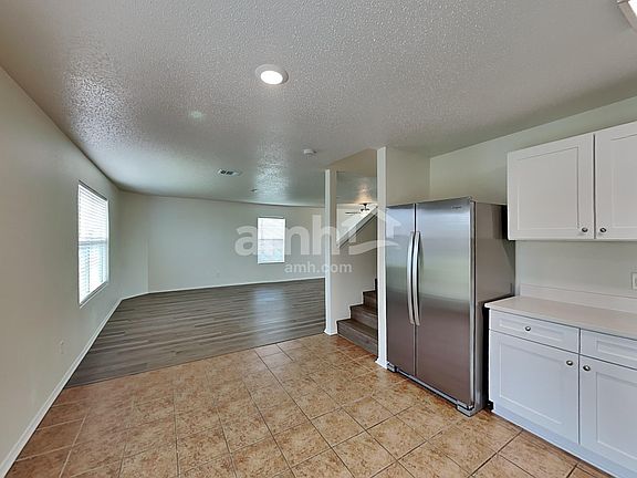 4th image of 240 Equestrian Dr
