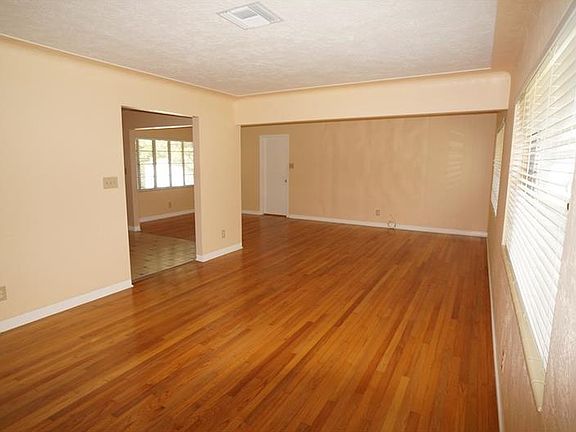2nd image of 1512 Jungle Ave N