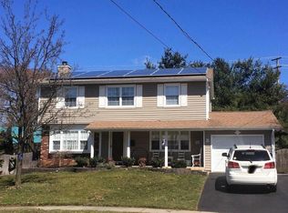5 Yale Ct, Jackson, NJ 08527