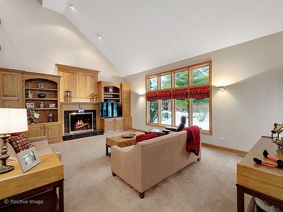 5th image of 1355 Chapman Dr