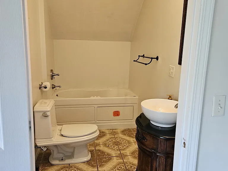 1813 Harrison Hl — Photo 16