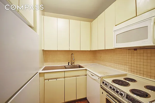 Rented by Compass | media 6
