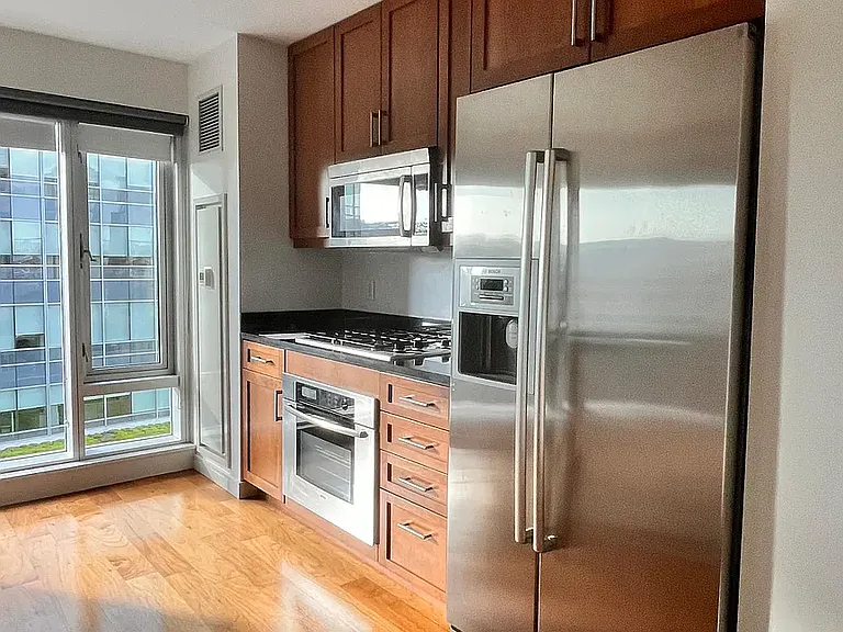 100 Exchange St #806 — Photo 8
