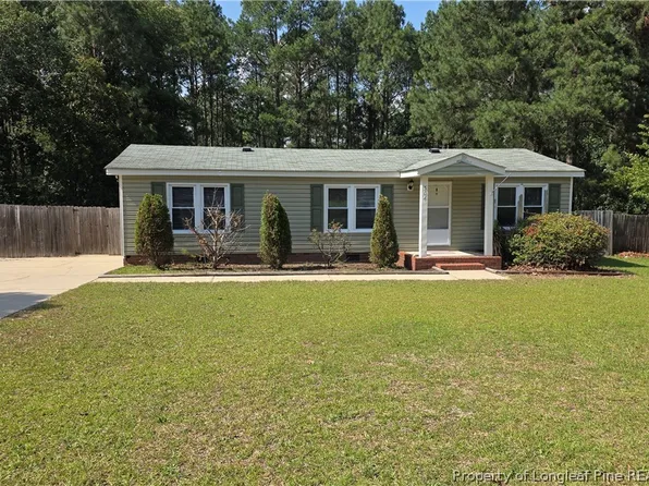 304 McDougald Dr, Raeford, NC 28376